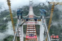 贵州天门特大桥合龙